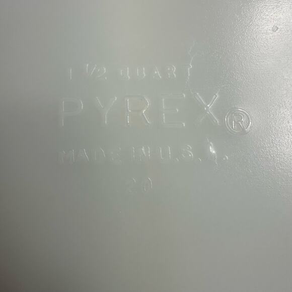 Vintage Pyrex Promotional Royal Wheat Divided Dish - 1.5 Quart - Picture 6 of 9